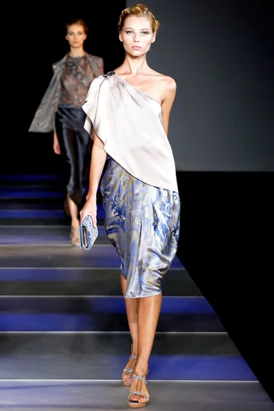 Look 11